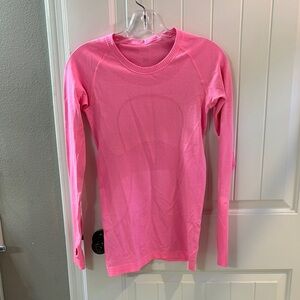 Lululemon Long Sleeve Workout top!